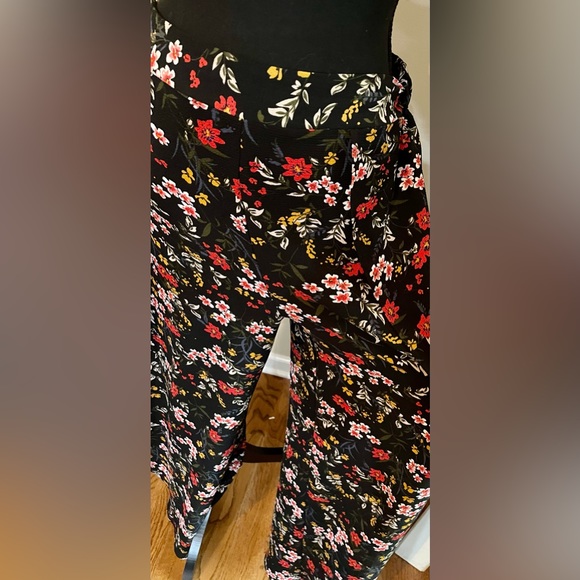 Forever 21 Sz large, floral flowy pants - Picture 2 of 4